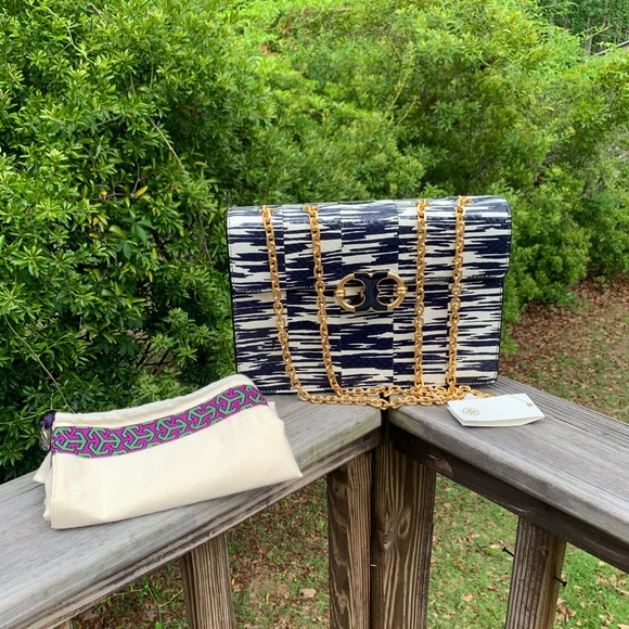 Tory Burch Handbags - NWT tory burch gemini link medium chain bag